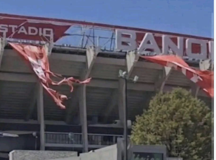 Manteles Largos en el Azteca